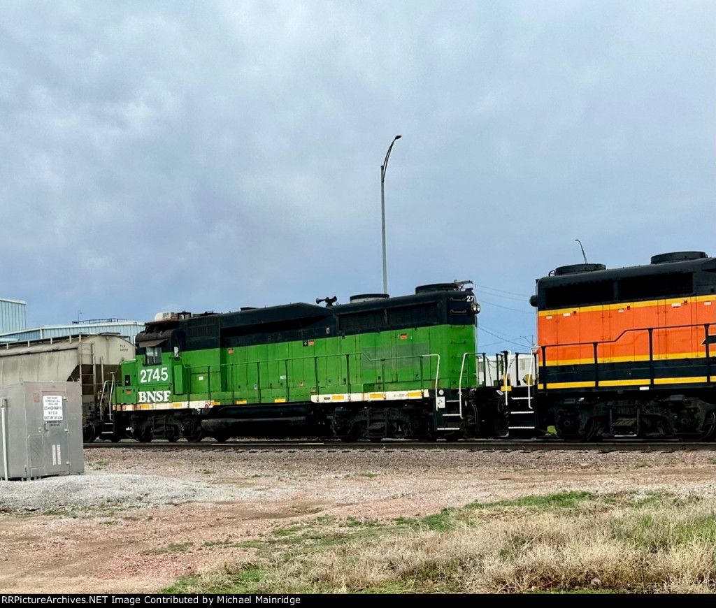 BNSF 2745 (ex-BN 2241, exx CBQ 964)